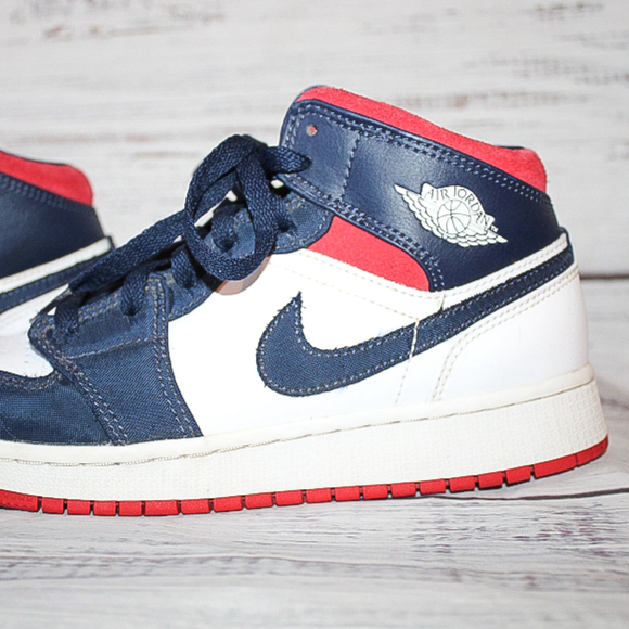 Nike Air Jordan White Navy Blue Red Mid BQ6931-104 Youth 6 - Picture 3 of 8
